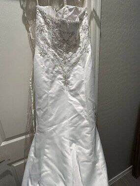 WEDDING DRESS - (PRICE DROP)!! WOMEN'S WHITE SATIN - SIZE 6
